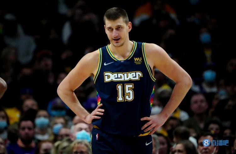 直是绿茵场 直是绿茵场